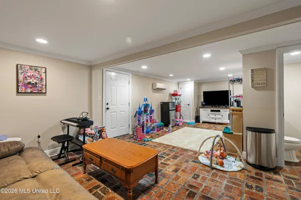 $689,000 | 152 Highway 42, Sumrall, MS 39482