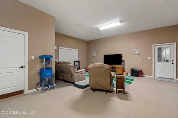 $689,000 | 152 Highway 42, Sumrall, MS 39482