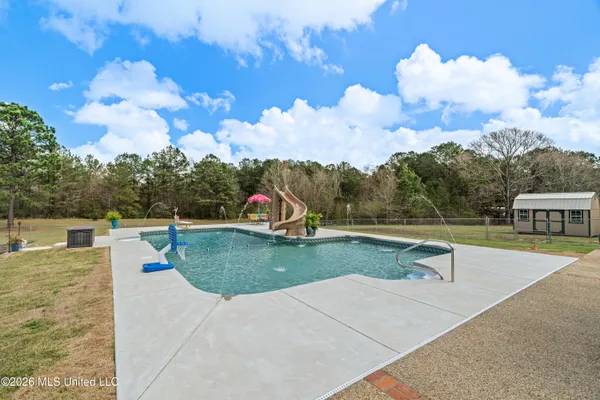 $689,000 | 152 Highway 42, Sumrall, MS 39482