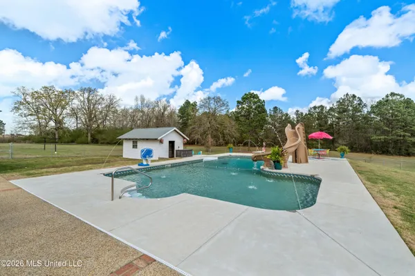 $689,000 | 152 Highway 42, Sumrall, MS 39482