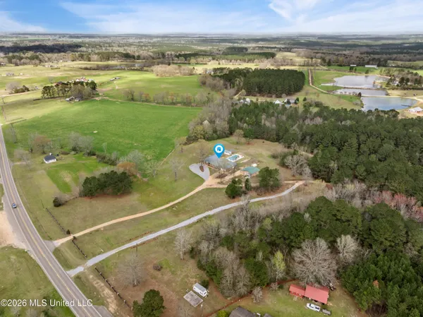 $689,000 | 152 Highway 42, Sumrall, MS 39482