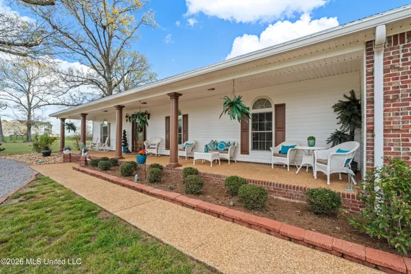 $689,000 | 152 Highway 42, Sumrall, MS 39482