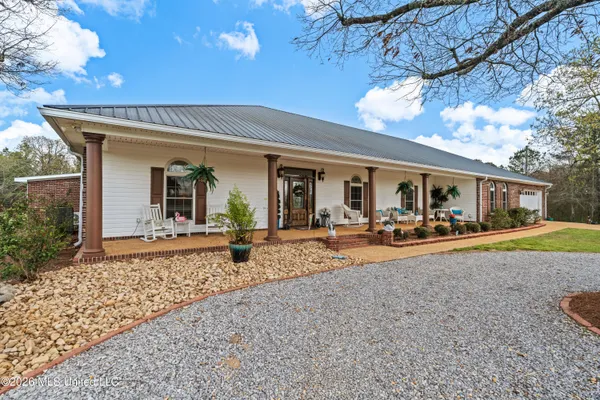 $689,000 | 152 Highway 42, Sumrall, MS 39482