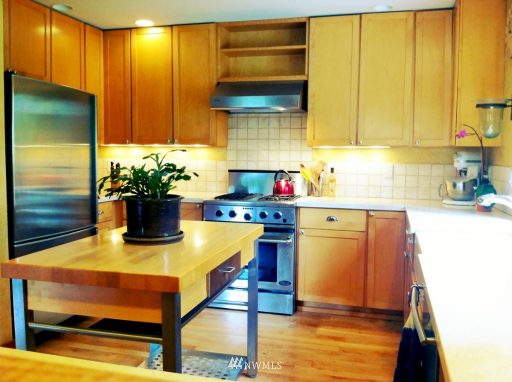 3800 Roche Harbor Road San Juan Island, WA 98250 - Photo 3 of 25 Gallery Image 3