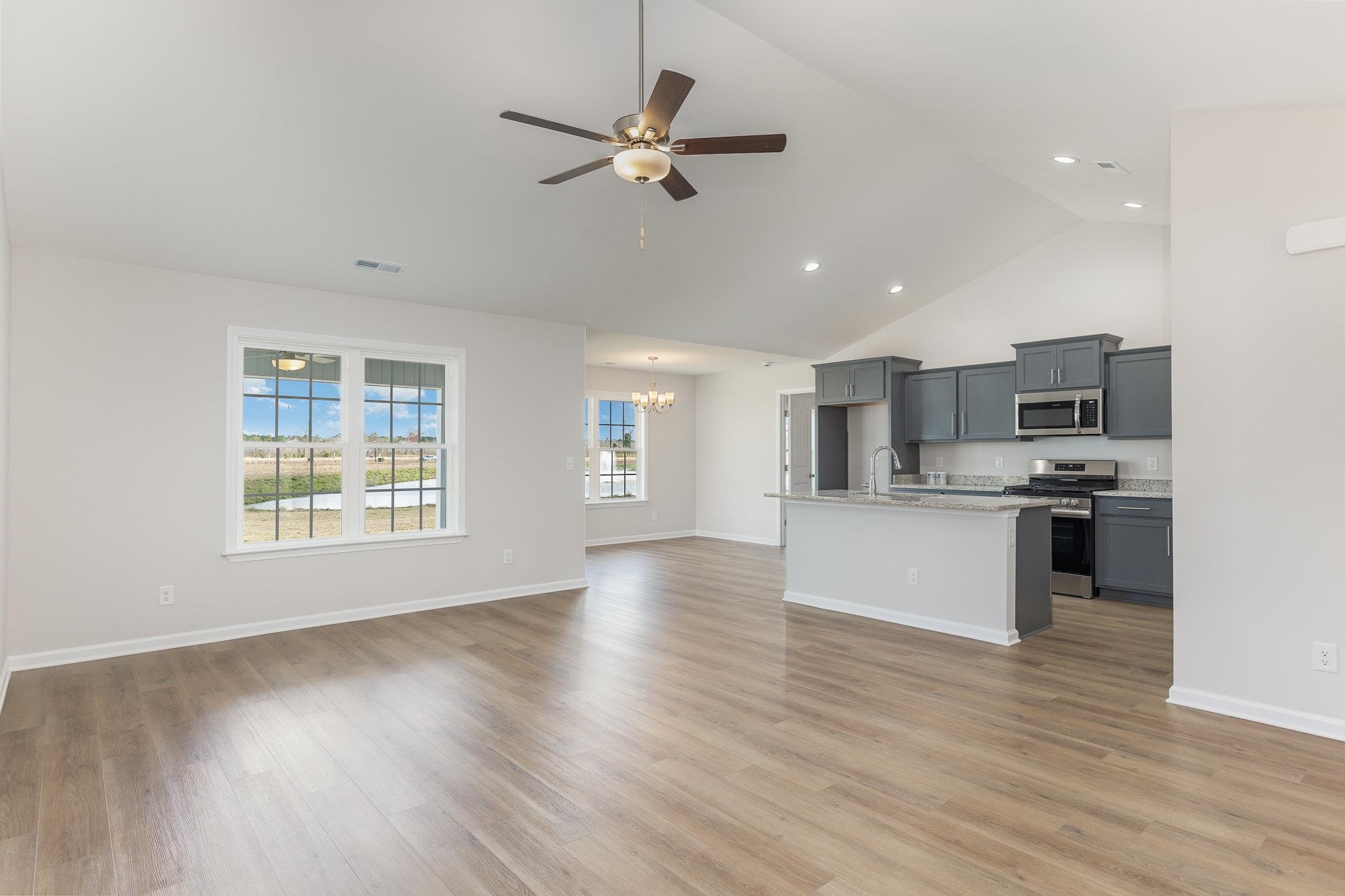 24 Bennington Court Georgetown, SC 29440 - Photo 3 of 35