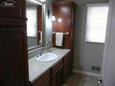 4145 East Carpenter Road Flint, MI 48506 - Photo 6 of 14 20226224-5.JPG