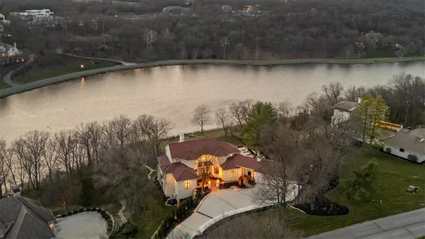 $5,000,000 | 17040 South Highland Ridge Drive, Loch Lloyd, MO 64012