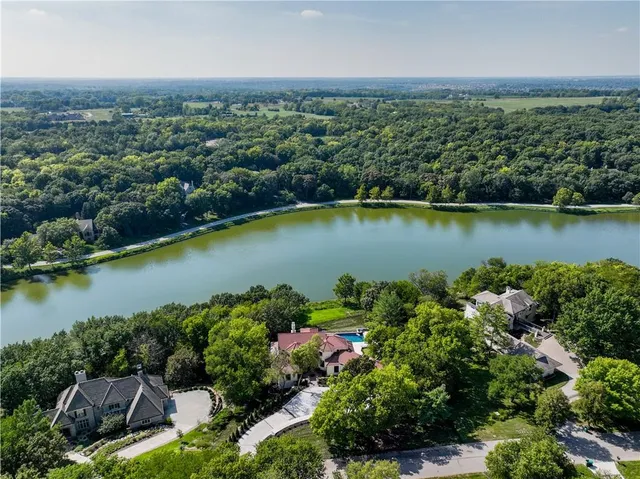 $5,000,000 | 17040 South Highland Ridge Drive, Loch Lloyd, MO 64012