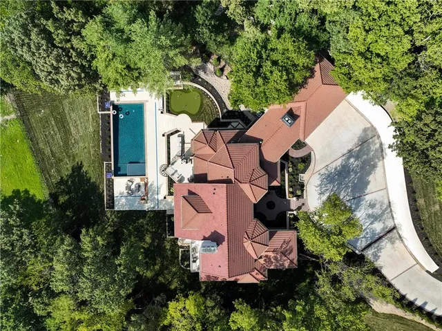 $5,000,000 | 17040 South Highland Ridge Drive, Loch Lloyd, MO 64012