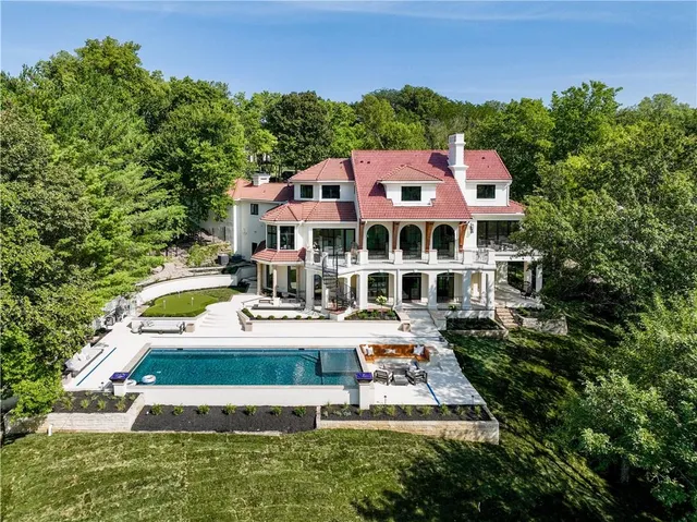 $5,000,000 | 17040 South Highland Ridge Drive, Loch Lloyd, MO 64012