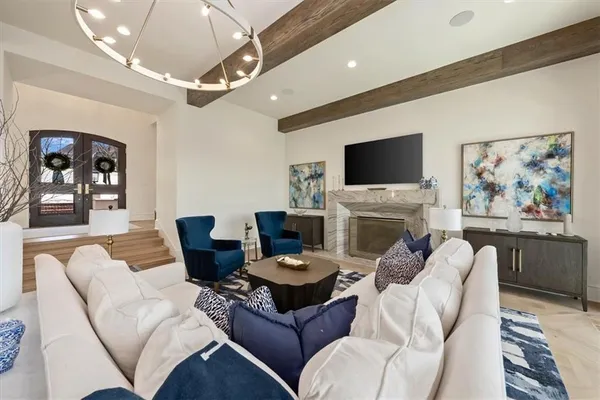 $4,750,000 | 17040 South Highland Ridge Drive, Loch Lloyd, MO 64012