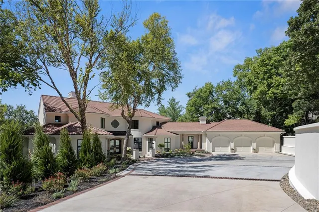 $5,000,000 | 17040 South Highland Ridge Drive, Loch Lloyd, MO 64012