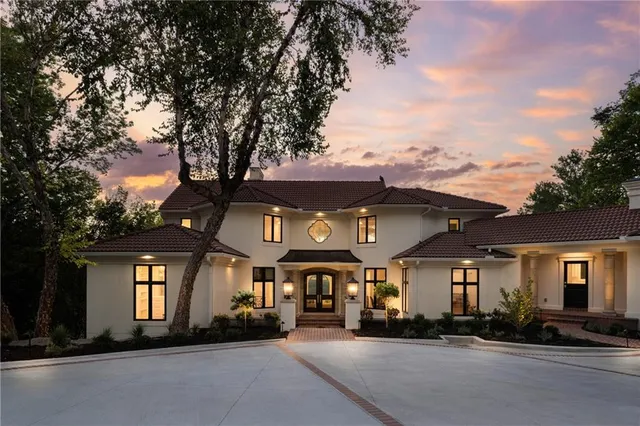 $5,000,000 | 17040 South Highland Ridge Drive, Loch Lloyd, MO 64012