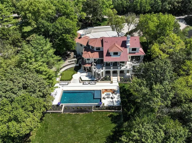 $5,000,000 | 17040 South Highland Ridge Drive, Loch Lloyd, MO 64012