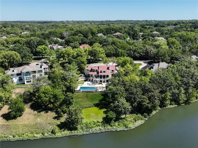$5,000,000 | 17040 South Highland Ridge Drive, Loch Lloyd, MO 64012
