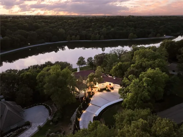 $5,000,000 | 17040 South Highland Ridge Drive, Loch Lloyd, MO 64012