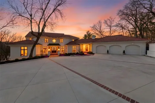 $4,750,000 | 17040 South Highland Ridge Drive, Loch Lloyd, MO 64012