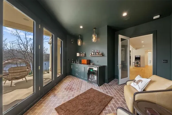 $4,750,000 | 17040 South Highland Ridge Drive, Loch Lloyd, MO 64012