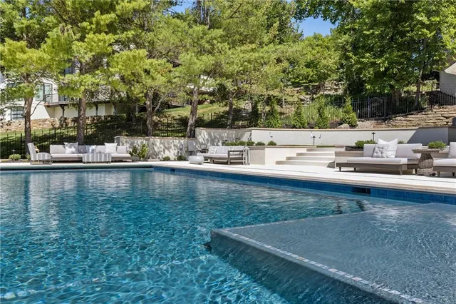 $5,000,000 | 17040 South Highland Ridge Drive, Loch Lloyd, MO 64012