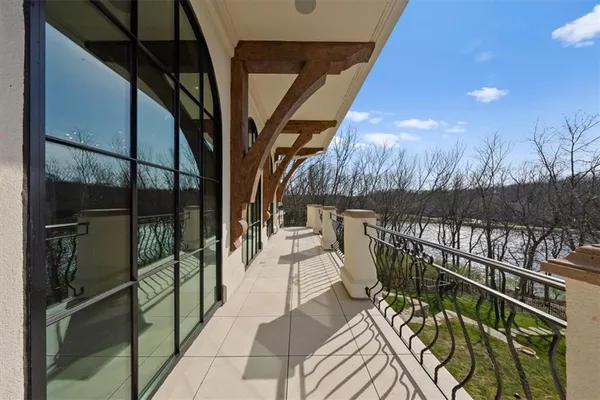 $4,750,000 | 17040 South Highland Ridge Drive, Loch Lloyd, MO 64012
