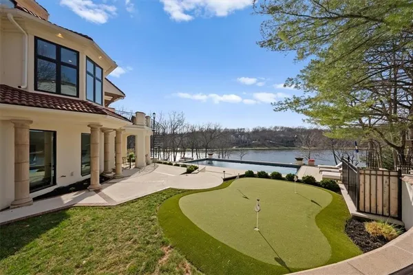 $4,750,000 | 17040 South Highland Ridge Drive, Loch Lloyd, MO 64012
