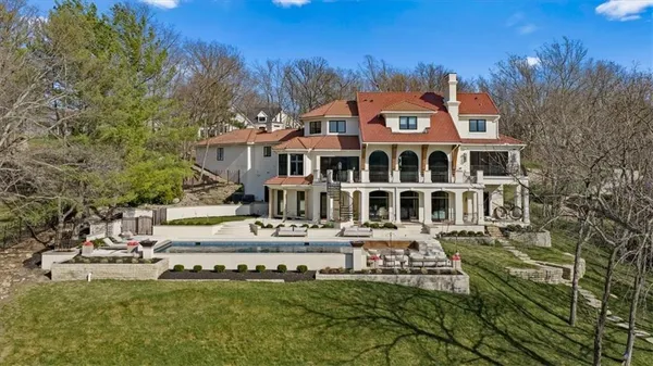 $4,750,000 | 17040 South Highland Ridge Drive, Loch Lloyd, MO 64012