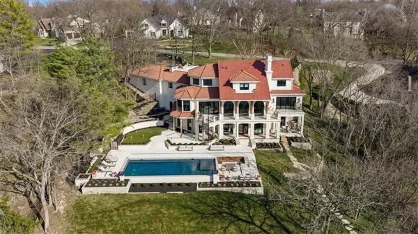 $4,750,000 | 17040 South Highland Ridge Drive, Loch Lloyd, MO 64012