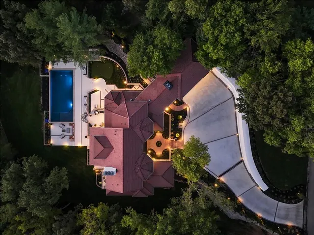 $5,000,000 | 17040 South Highland Ridge Drive, Loch Lloyd, MO 64012