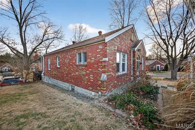 $260,000 | 9292 Fayette Avenue, St. Louis, MO 63123