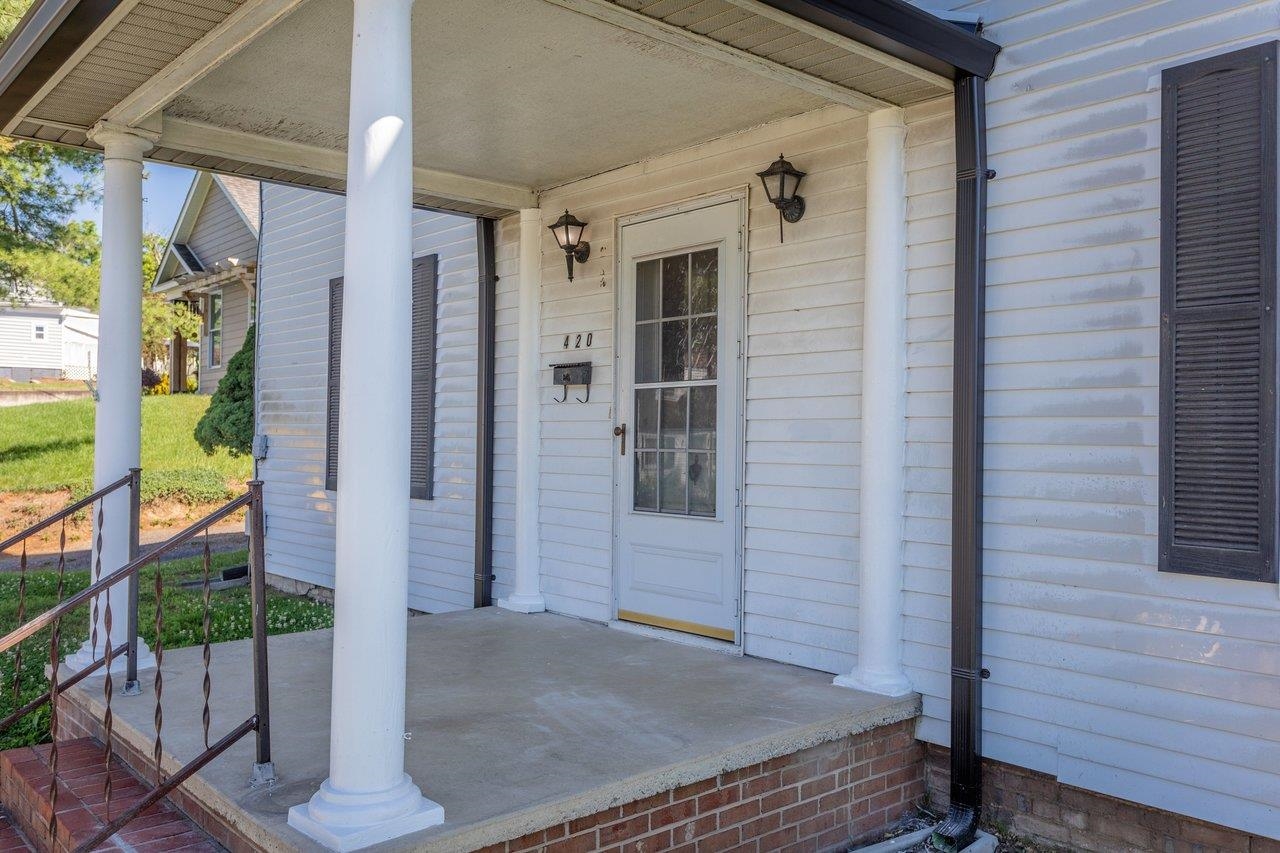 420 West Spring Street Woodstock, VA 22664 - Photo 4 of 67 a view of front door of house