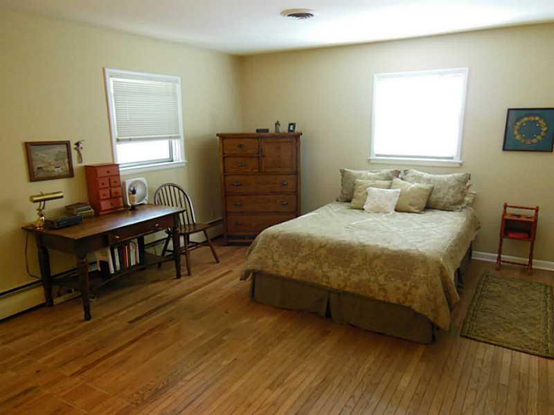 2039 Woodcrest Road Indianapolis, IN 46227 - Photo 14 of 24 Gallery Image 14