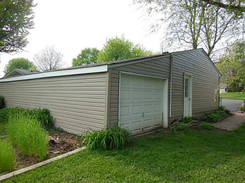 2039 Woodcrest Road Indianapolis, IN 46227 - Photo 22 of 24 Gallery Image 22