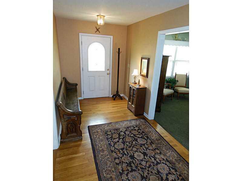 2039 Woodcrest Road Indianapolis, IN 46227 - Photo 4 of 24 Gallery Image 4