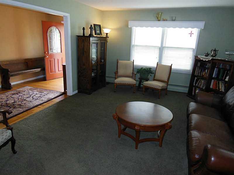2039 Woodcrest Road Indianapolis, IN 46227 - Photo 5 of 24 Gallery Image 5