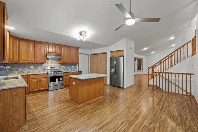 $389,750 | 1306 Bassett Drive, Joliet, IL 60431