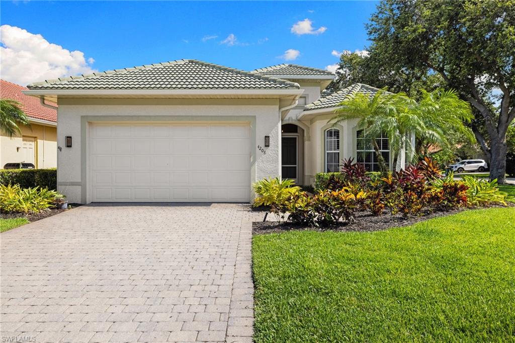 4208 Hampton Lane Naples, FL 34119 - Photo 3 of 48