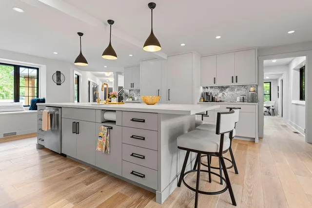 $3,700,000 | 582 Campbell Road, Saugatuck, MI 49453