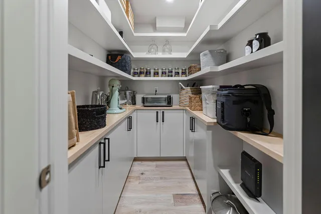 $3,700,000 | 582 Campbell Road, Saugatuck, MI 49453