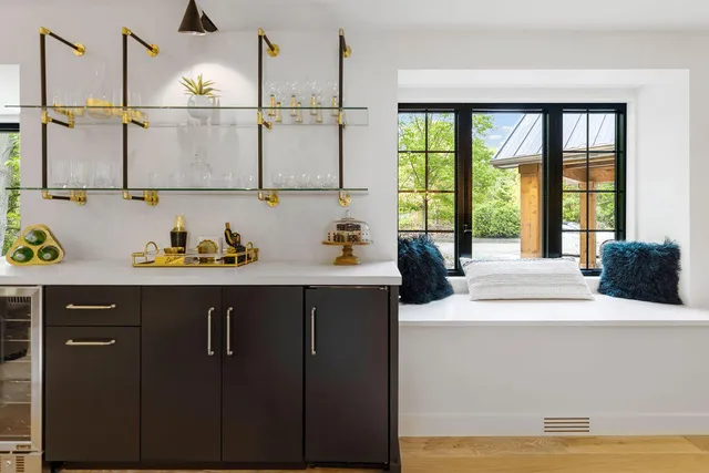 $3,700,000 | 582 Campbell Road, Saugatuck, MI 49453