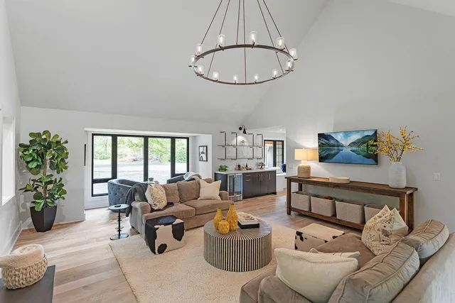 $3,700,000 | 582 Campbell Road, Saugatuck, MI 49453