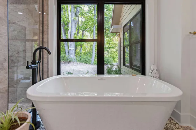 $3,700,000 | 582 Campbell Road, Saugatuck, MI 49453