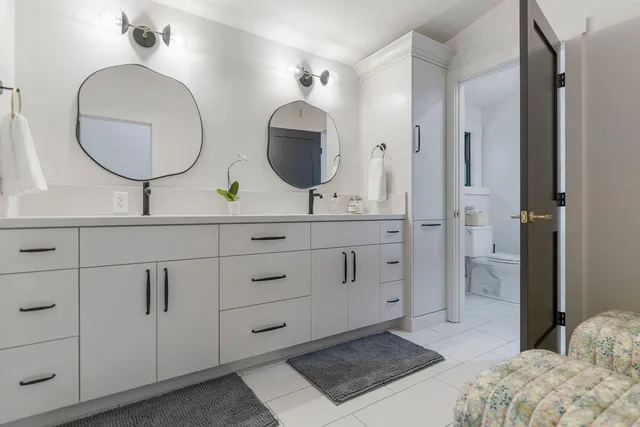 $3,700,000 | 582 Campbell Road, Saugatuck, MI 49453