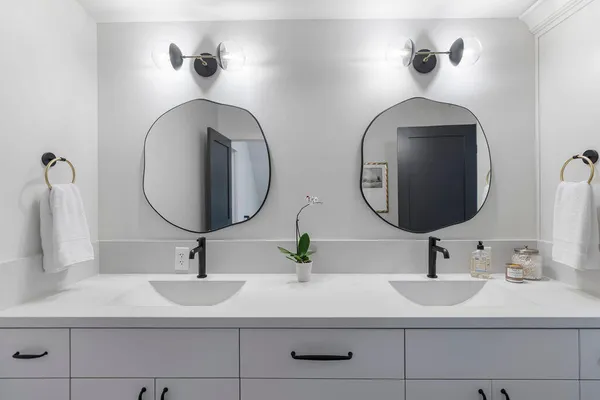 $3,295,000 | 582 Campbell Road, Saugatuck, MI 49453