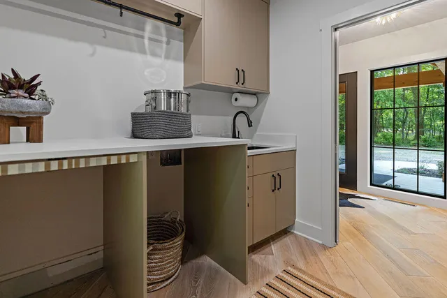 $3,700,000 | 582 Campbell Road, Saugatuck, MI 49453