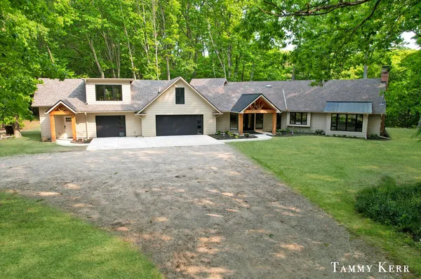 $3,295,000 | 582 Campbell Road, Saugatuck, MI 49453