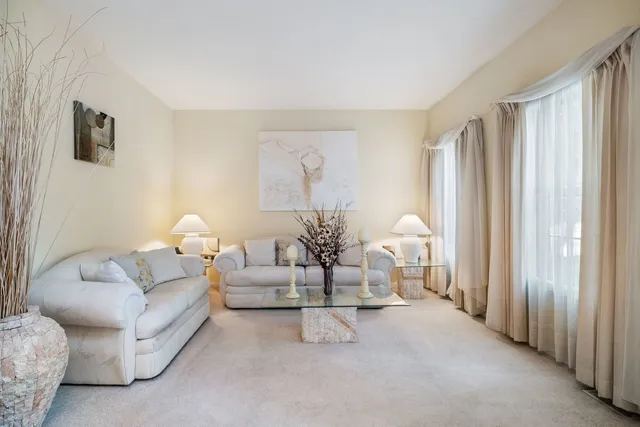 $529,900 | 238 Willowwood Drive, Oswego, IL 60543