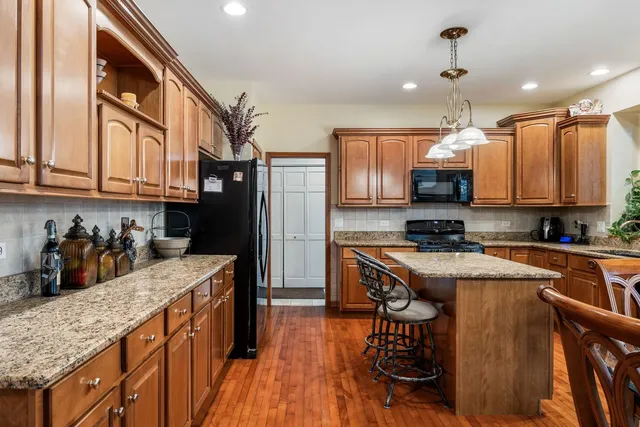 $529,900 | 238 Willowwood Drive, Oswego, IL 60543