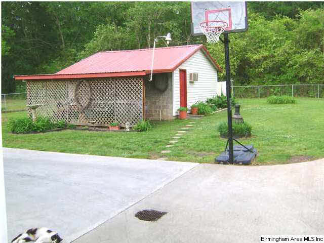 709 Bain Avenue Weaver, AL 36277 - Photo 4 of 15