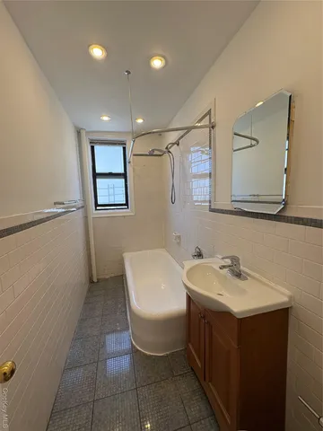 $389,000 | 5005 43rd Avenue, Unit 5H | Woodside