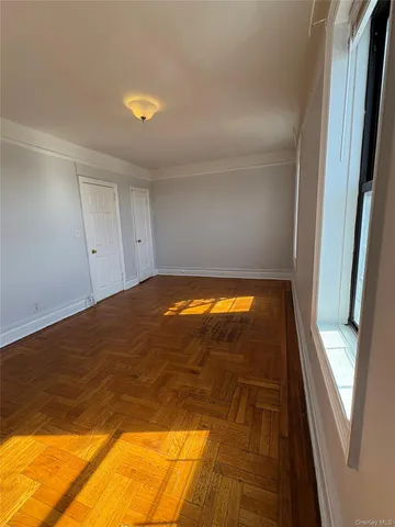 $389,000 | 5005 43rd Avenue, Unit 5H | Woodside